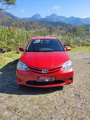 Carro Toyota Etios Sedan 2013 XS 1.5 (Flex)