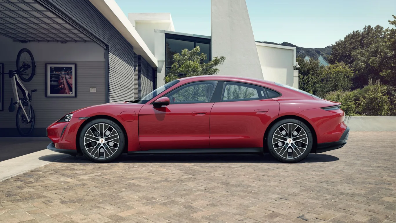 Porsche Taycan Turbo GT (Elétrico)