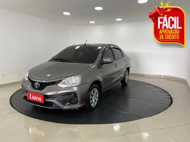 Carro Toyota Etios Sedan 2018 XLS 1.5 (Aut) (Flex)