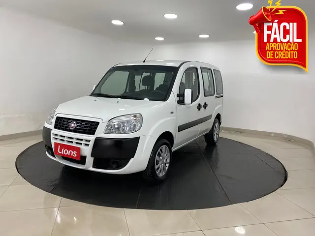 Carro Fiat Doblò 2018 Essence 1.8 5L (Flex)