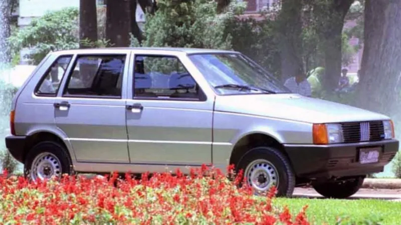 Fiat Uno Mille Electronic foi o último sopro de vida do carburador