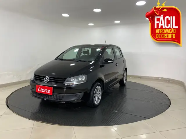 Carro Volkswagen Fox 2014 1.0 TEC (Flex) 4p