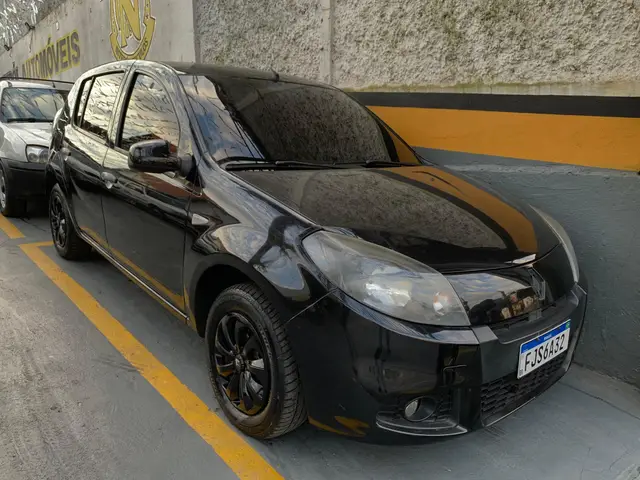 Carro Renault Sandero 2014 Privilège 1.6 8V (flex)