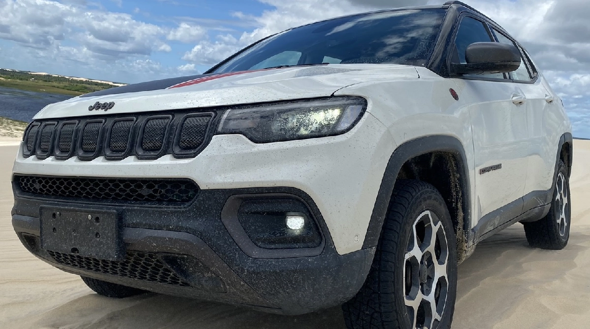 SUVs a diesel estão desvalorizados e viraram raridade, mas o Jeep Compass Trailhawk TD350 2023 é um dos poucos capazes de uso na estrada e no off-road