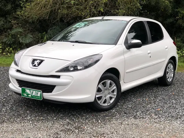 Carro Peugeot 207 2015 Hatch Active 1.4 (Flex)
