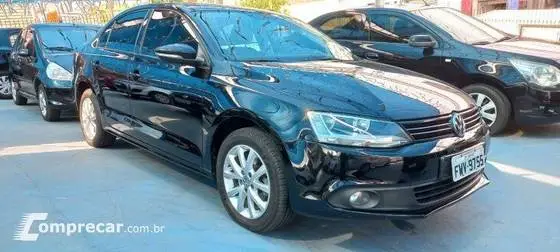 Carro Volkswagen Jetta 2014 2.0 Comfortline Tiptronic (Flex)