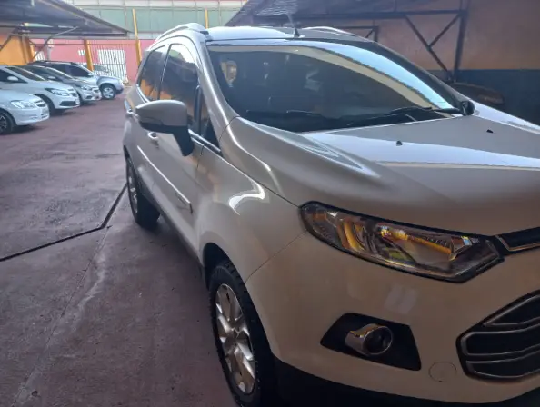 Carro Ford EcoSport 2017 Ecosport Titanium 2.0 16V PowerShift (Flex)