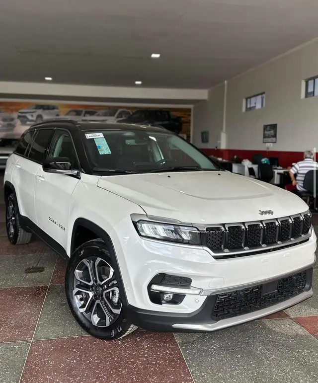 Carro Jeep Commander 2023 Limited 1.3 T270