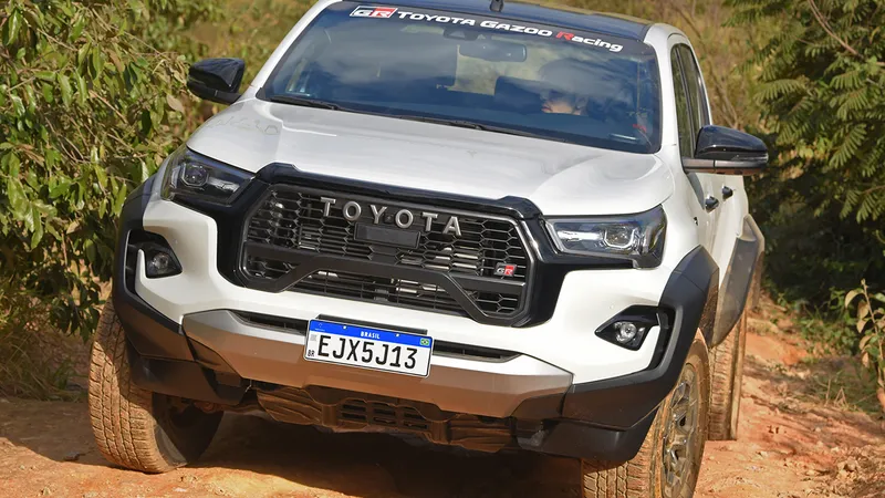 Avaliação: Toyota Hilux GR-Sport 2024 é a melhor Hilux já vendida no Brasil