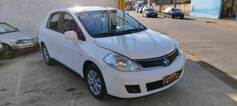 Nissan Tiida Sedan 1.8 16V (Flex)