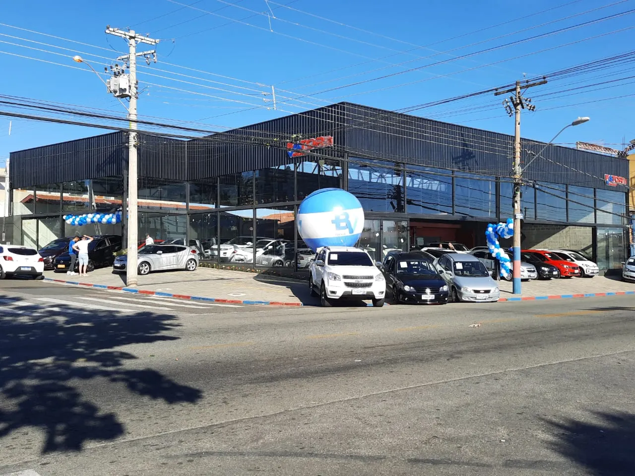 Fachada da loja Veículos à venda em Fator Veículos  - Campinas - SP | Mobiauto