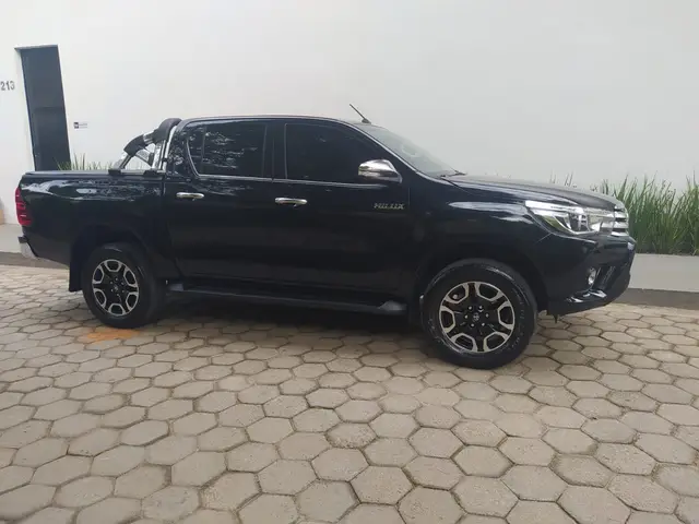 Carro Toyota Hilux Cabine Dupla 2017 Hilux 2.8 16v TDI SRV CD 4x4 (Aut)