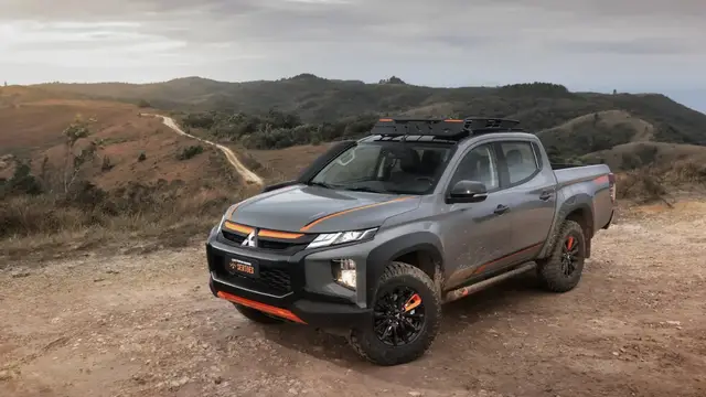 Carro Mitsubishi L200 Triton Savana 2024 HPE 2.4 Sertões