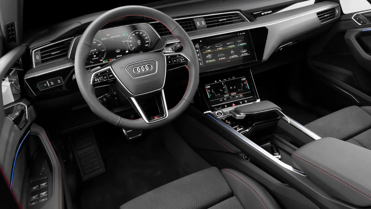 Audi Q8 e-tron Performance Black