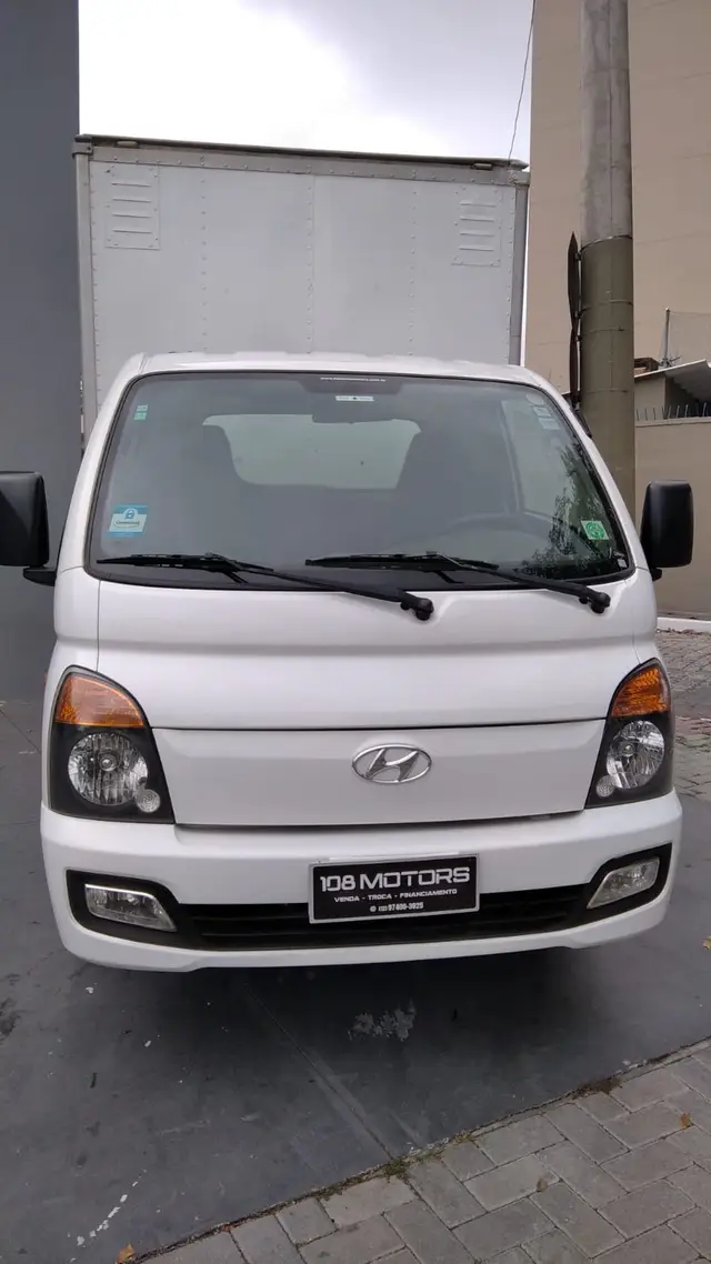 Carro Hyundai HR 2017 2.5 CRDi Longo com Caçamba