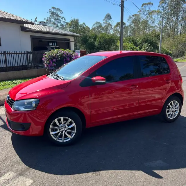 Carro Volkswagen Fox 2014 1.0 TEC (Flex) 4p
