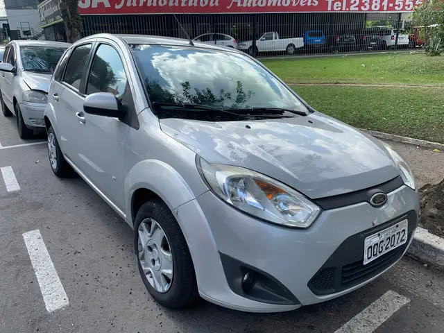 Carro Ford Fiesta Hatch 2014 SE Plus 1.6 RoCam (Flex)