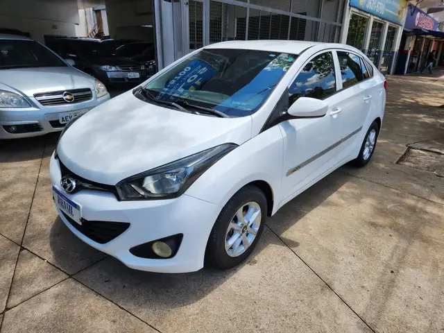 Carro Hyundai HB20S 2014 1.6 Comfort Plus (Flex)