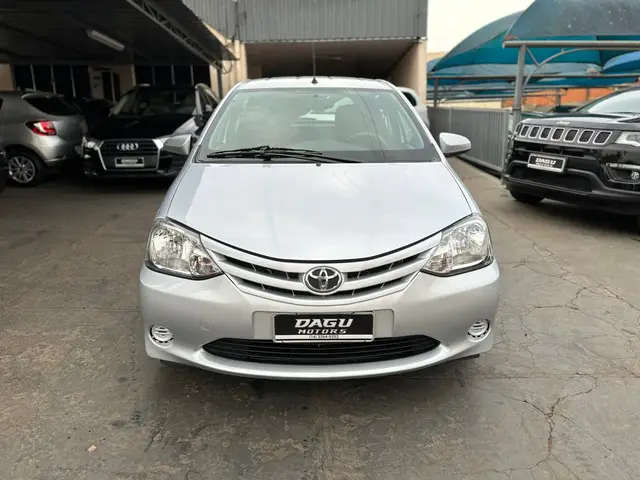 Carro Toyota Etios 2015 X 1.3 (Flex)