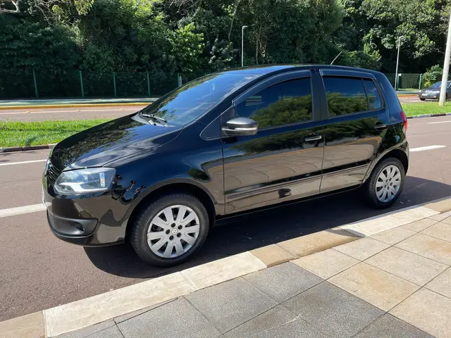 Carro Volkswagen Fox 2014 1.0 TEC (Flex) 4p