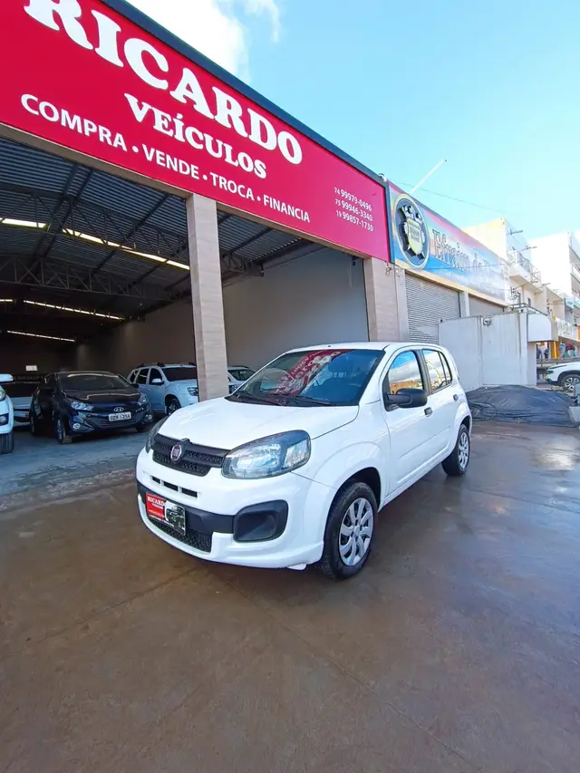Carro Fiat Uno 2019 Attractive 1.0 8V (Flex) 4p