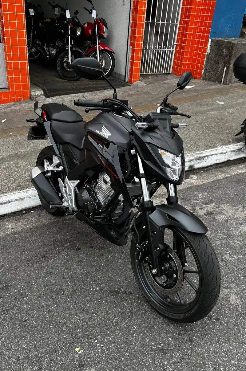 Honda CB 300F Twister (CBS)
