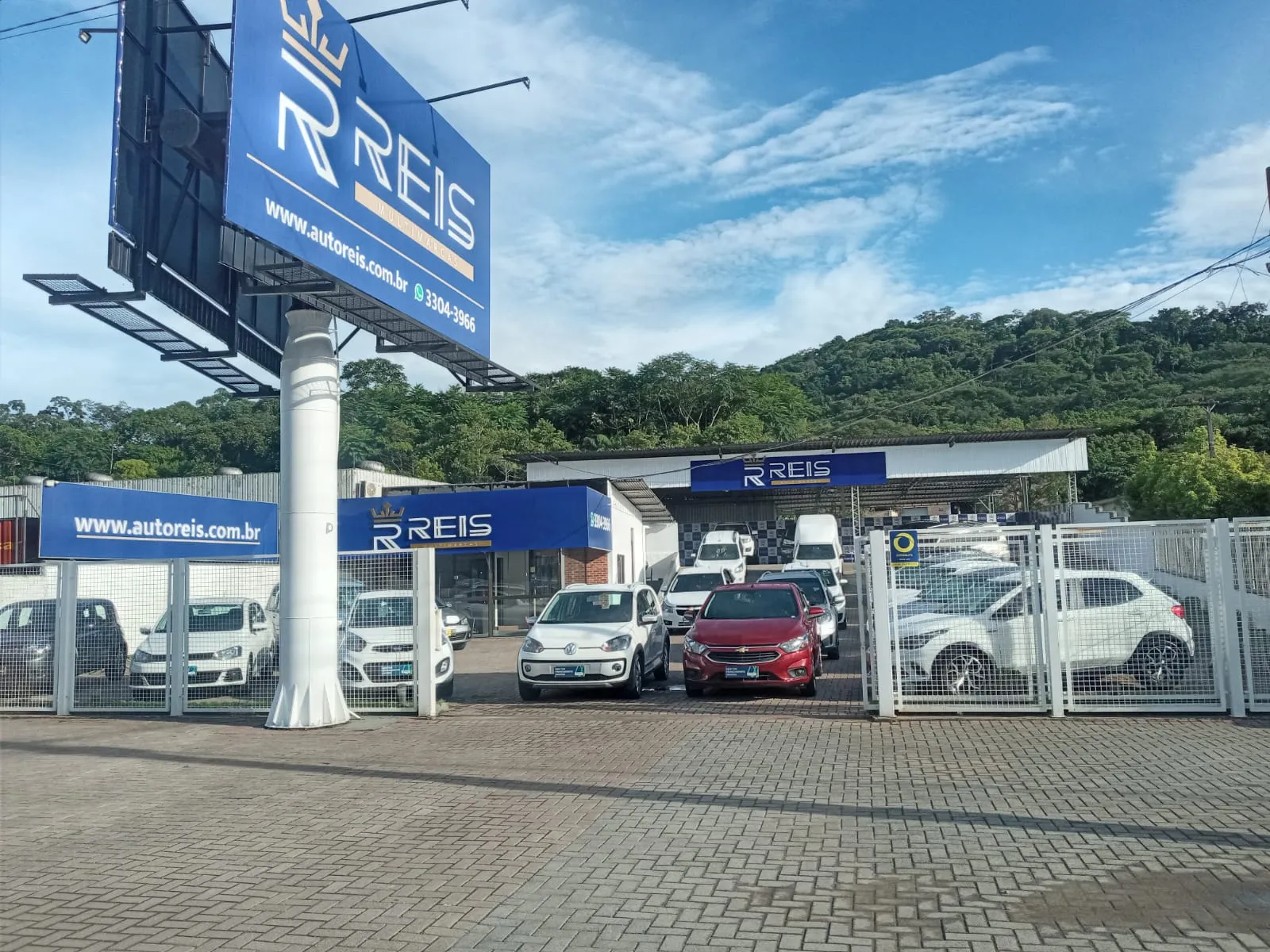 Fachada da loja Veículos à venda em REIS MULTIMARCAS - Blumenau - SC | Mobiauto