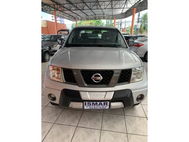 Carro Nissan Frontier 2011 XE 4x4 2.5 16V (cab. dupla)