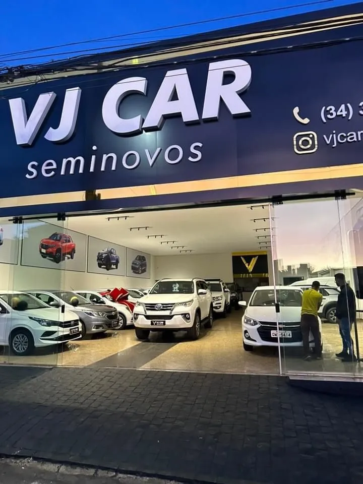 Fachada da loja VJ CAR SEMINOVOS - Uberlândia - MG