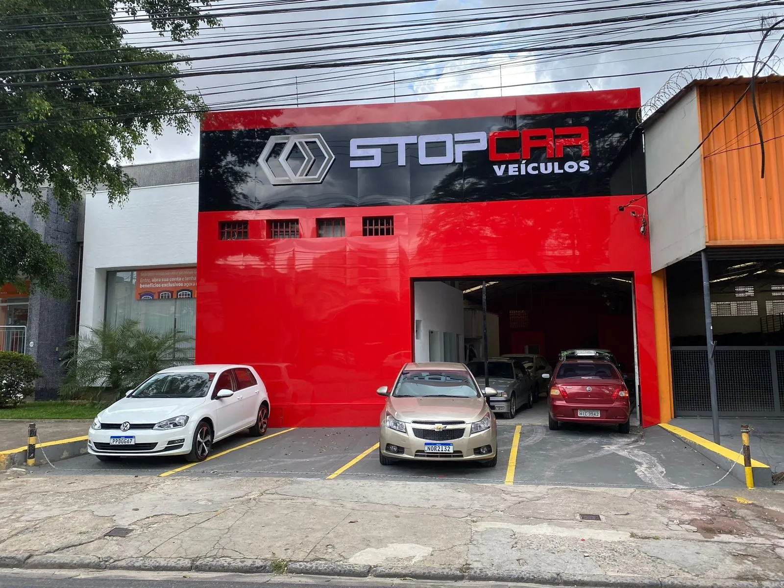 Fachada da loja Veículos à venda em STOP CAR VEICULOS - Belo Horizonte - MG | Mobiauto