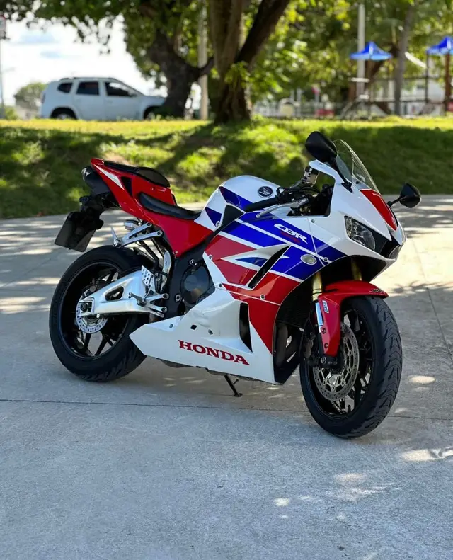 Carro Honda CBR 600 2014 RR (ABS)