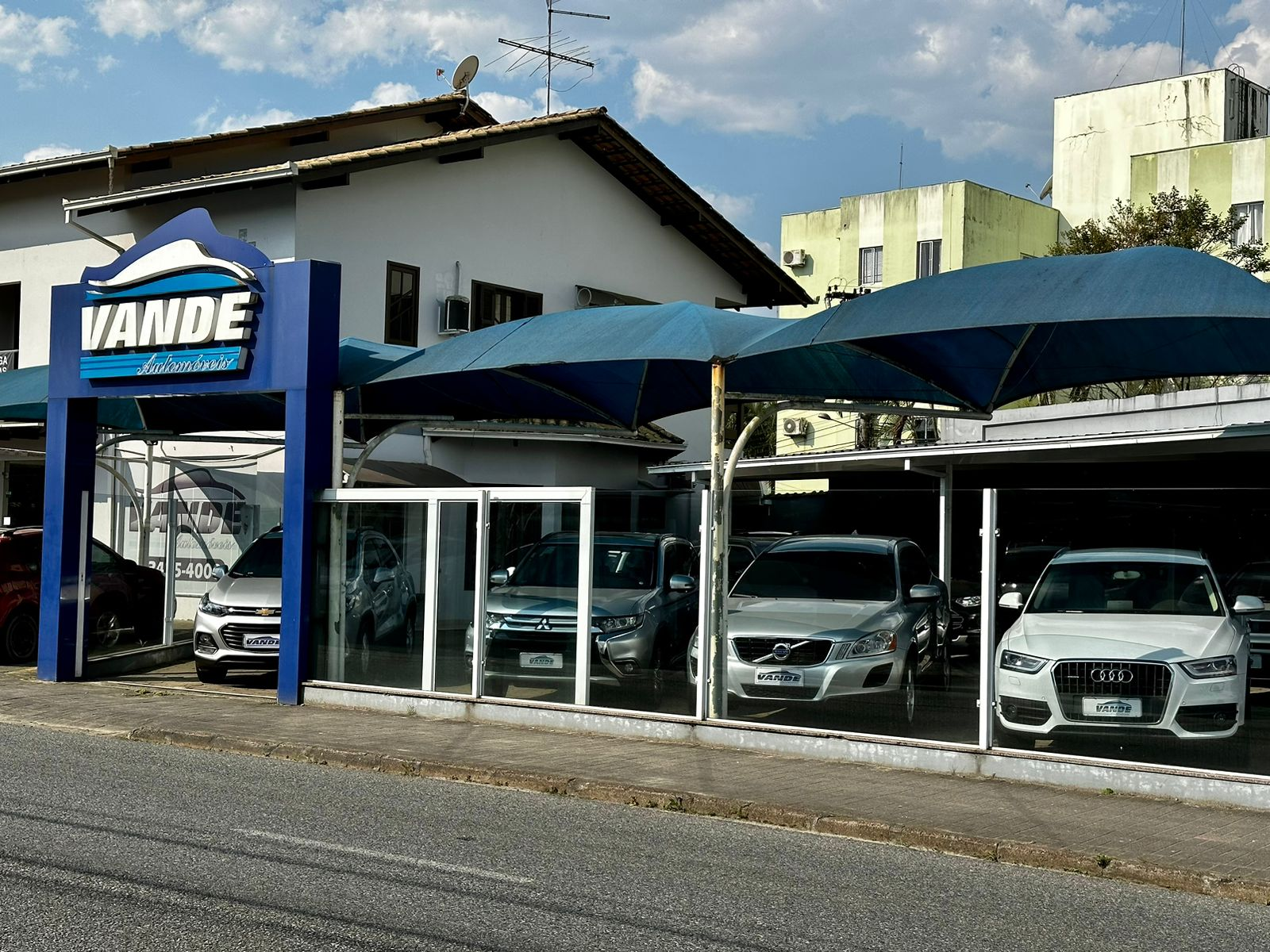Fachada da loja Veículos à venda em Vande Automóveis - Joinville - SC
