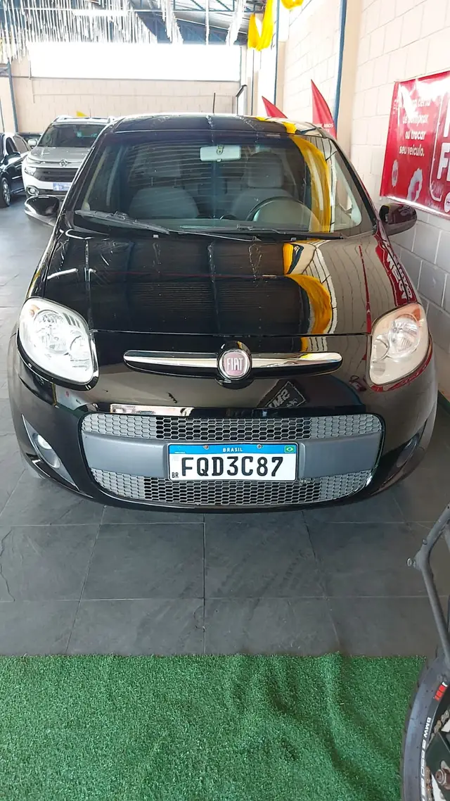 Carro Fiat Palio 2014 Attractive 1.4 8V (Flex)