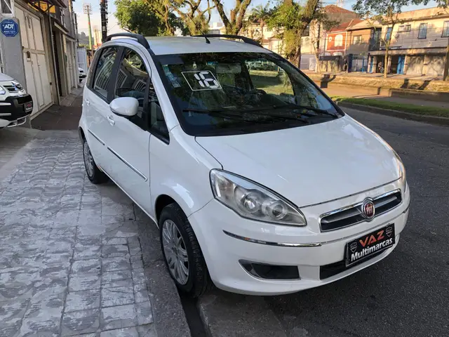 Carro Fiat Idea 2016 Essence 1.6 16V E.TorQ (Flex)