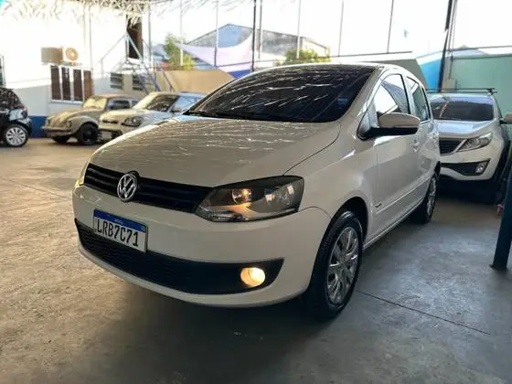 Carro Volkswagen Fox 2014 1.6 VHT (Flex)