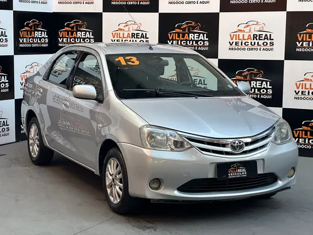 Carro Toyota Etios Sedan 2013 XLS 1.5 (Flex)