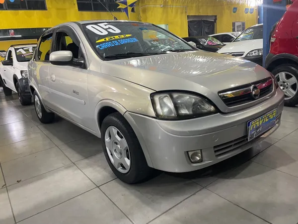 Corsa Sedan - 2005  Marquezin Veículos