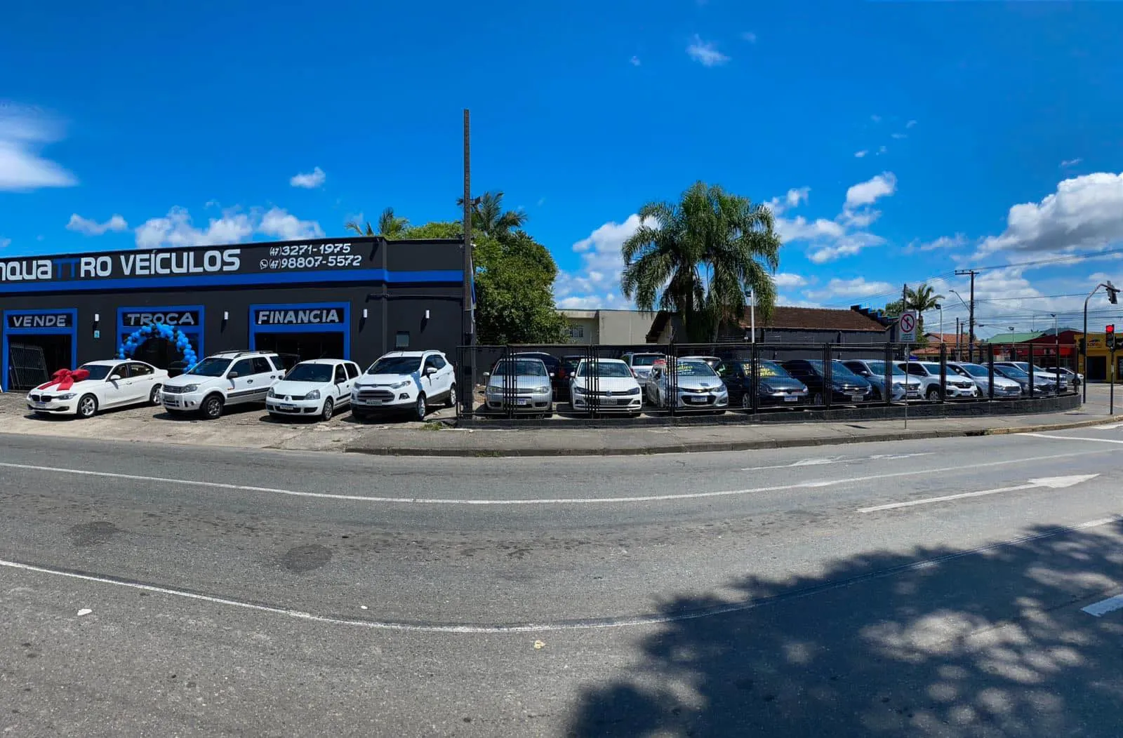 Fachada da loja Veículos à venda em MQUATTRO VEICULOS - Joinville - SC | Mobiauto