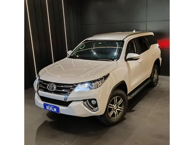 Carro Toyota SW4 2017 2.7 SR 4x2 (Aut) (Flex)