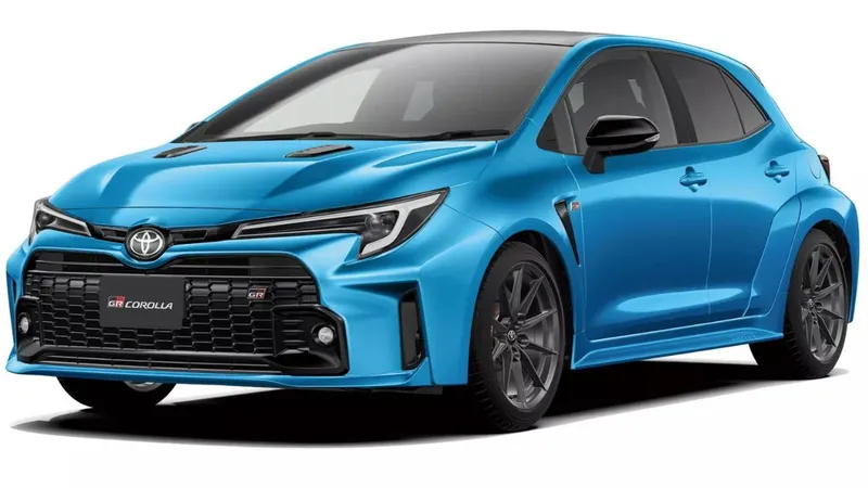 Toyota GR Corolla mal chegou no Brasil e já mudou no Japão