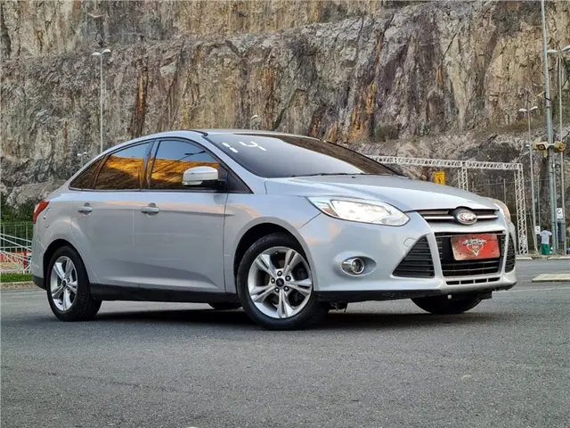 Carro Ford Focus Hatch 2014 SE 2.0 16V PowerShift