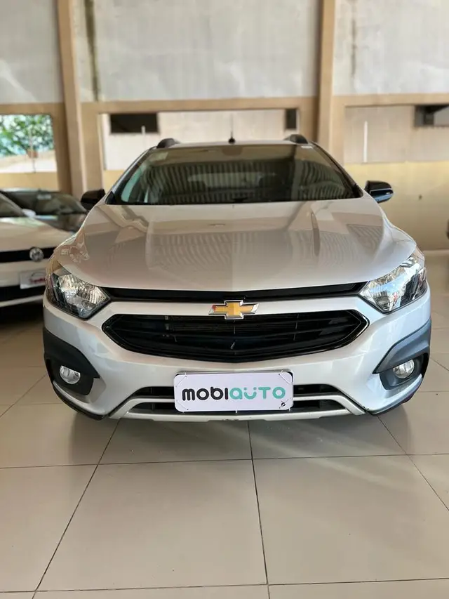 Carro Chevrolet Onix 2017 1.4 Activ SPE/4