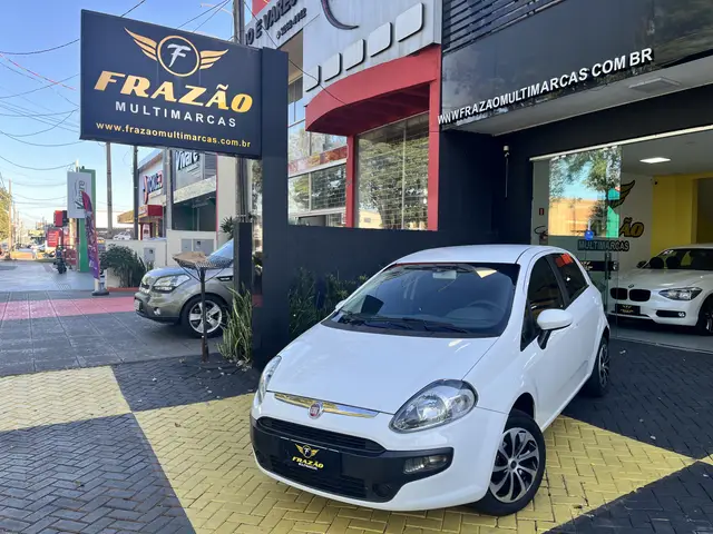 Carro Fiat Punto 2014 Attractive 1.4 (Flex)