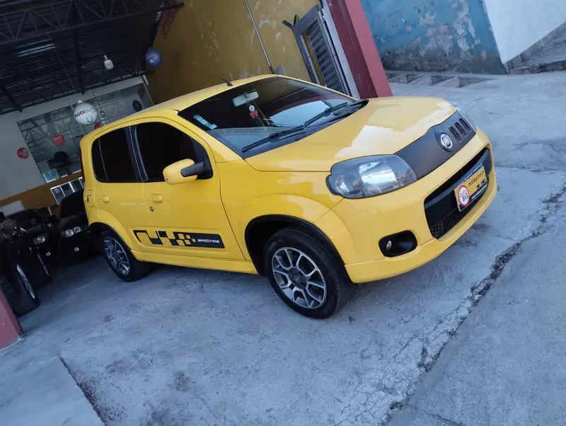 Fiat Uno Sporting 1.4 8V (Flex) 2p
