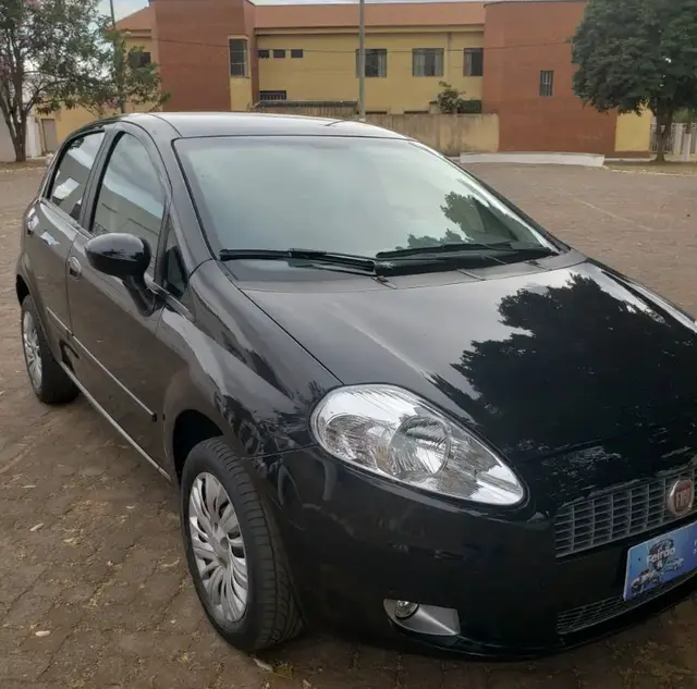 Carro Fiat Punto 2013 Attractive 1.4 (Flex)