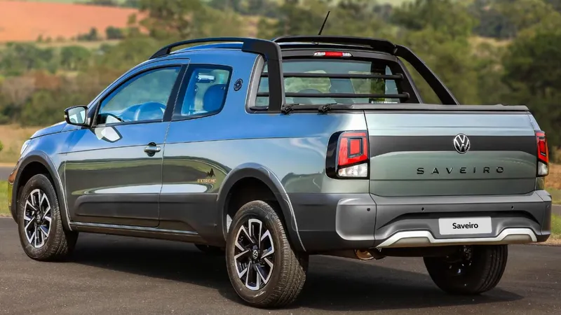 Avaliação: VW Saveiro Extreme 2024 é suficiente na briga com Fiat Strada?