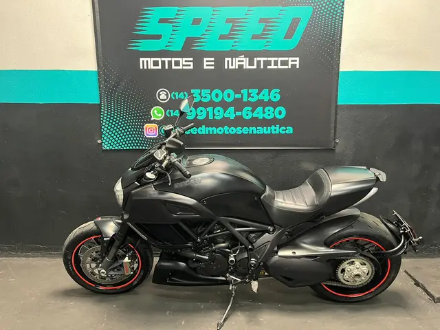 Carro Ducati Diavel 2015 1198 Dark