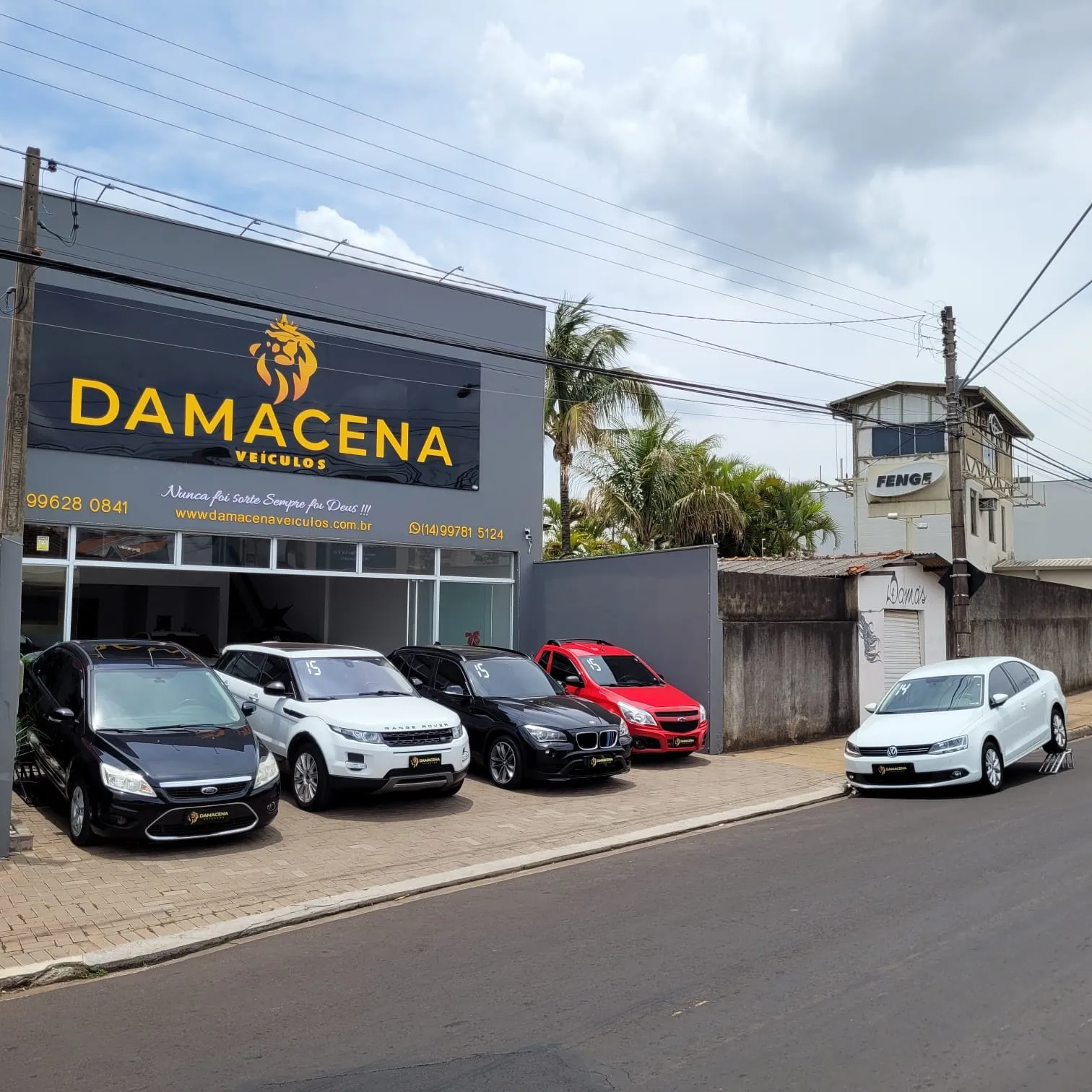 Fachada da loja Veículos à venda em Damacena Veiculos - Botucatu - SP | Mobiauto