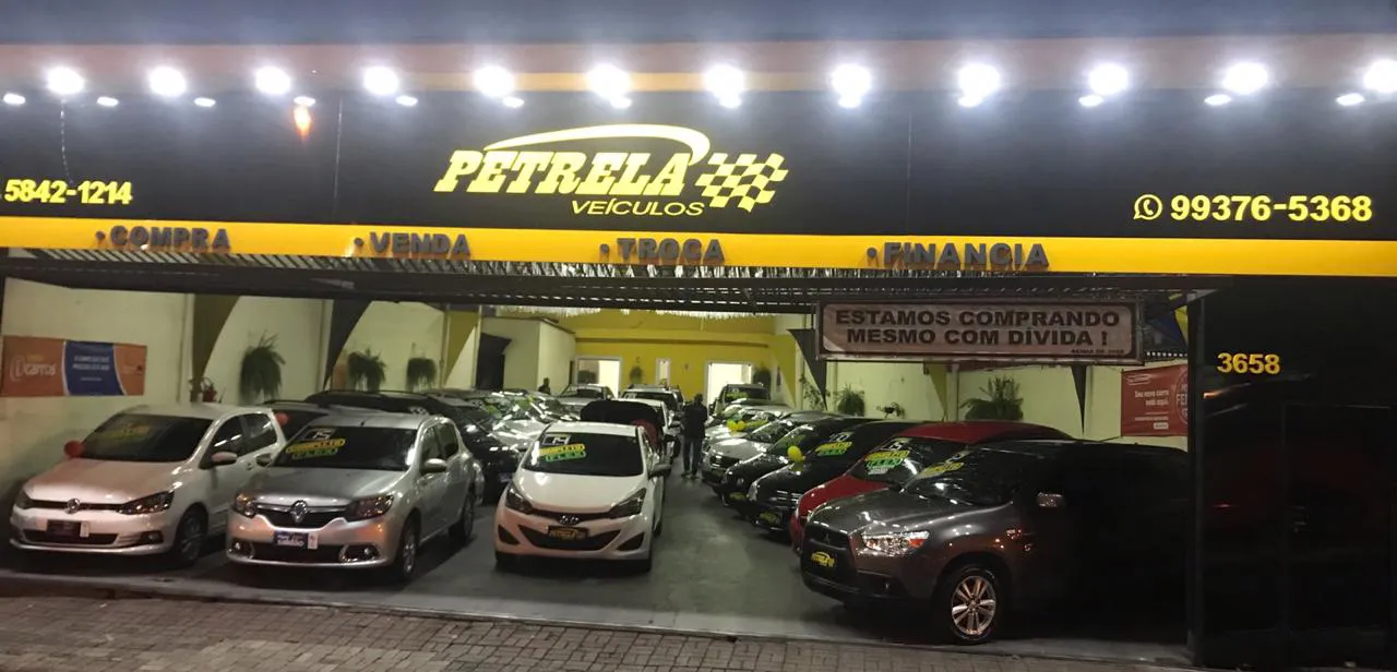 Fachada da loja PETRELA VEÍCULOS - São Paulo - SP