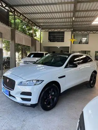 Carro Jaguar F-Pace 2017 2.0D Prestige 4WD